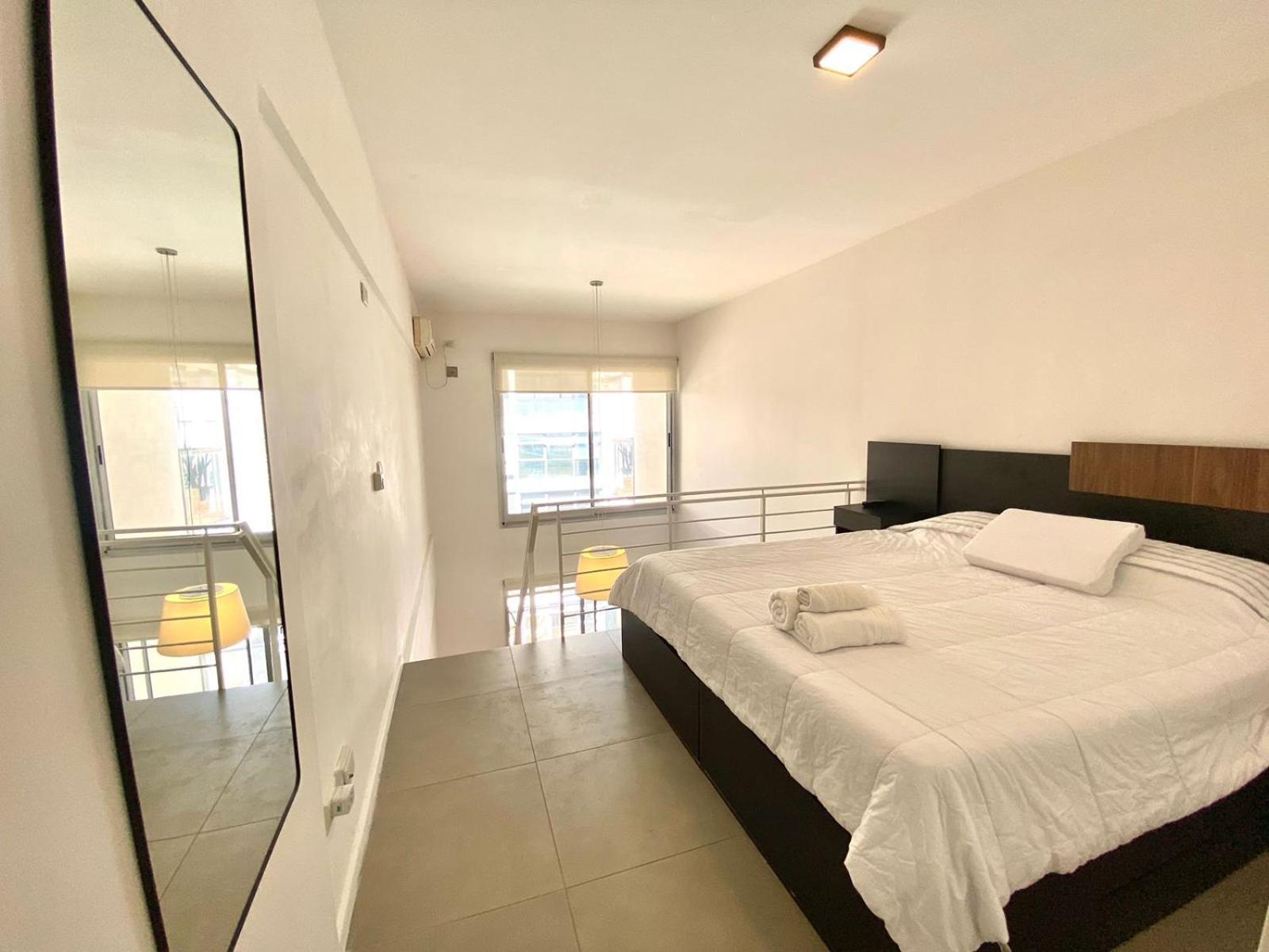 Bright Duplex Next To Rosedal Appartamento